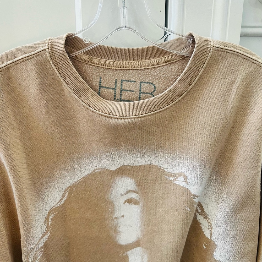 H.E.R. Graphic Tan Sweatshirt - Picture 4 of 8